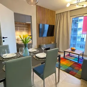 Grey House + Free Parking Apartmán